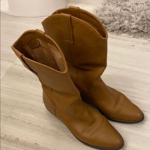 Tan boots 9 west